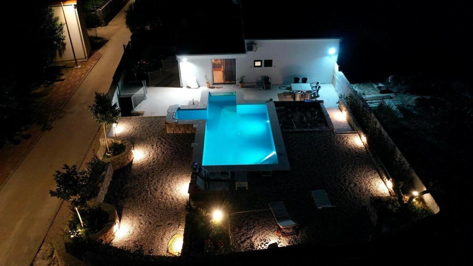 Vacation House Lavanda New! Heated Pool Zadvarje Kültér fotó