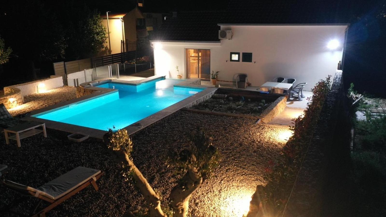 Vacation House Lavanda New! Heated Pool Zadvarje Kültér fotó